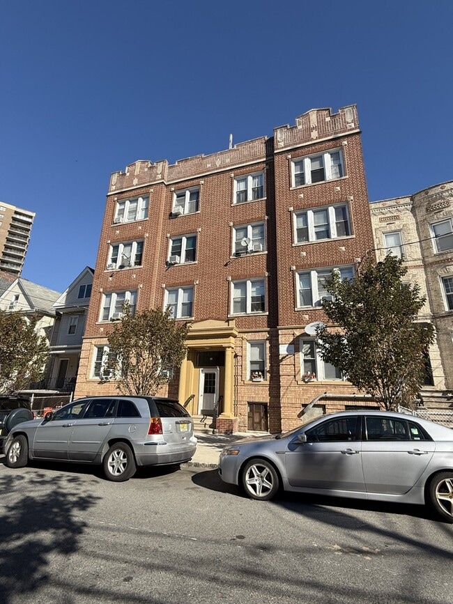 Harborview Weehawken in Weehawken, NJ - Building Photo - Building Photo