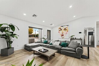 4334 E Lewis Ave in Phoenix, AZ - Building Photo - Building Photo