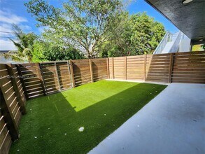 335 SW 20th St in Fort Lauderdale, FL - Building Photo - Building Photo