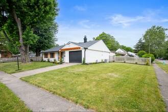 3864 Esquire Ct in Indianapolis, IN - Foto de edificio - Building Photo