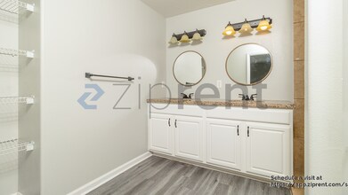5354 Pebble Beach Dr in Sebring, FL - Foto de edificio - Building Photo