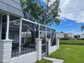 12012 Basin St E in Wellington, FL - Building Photo - Building Photo