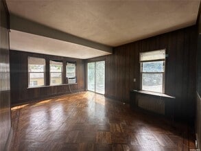 44 Sherman St in Lynbrook, NY - Building Photo - Building Photo