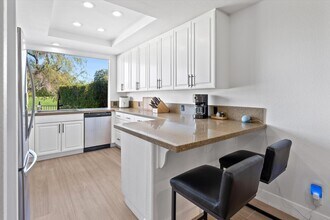 38 Pine Valley Dr in Rancho Mirage, CA - Building Photo - Building Photo