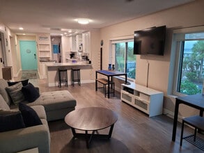 903 Bahia Del Sol Dr in Ruskin, FL - Building Photo - Building Photo