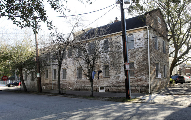 109 Ashley Ave in Charleston, SC - Building Photo - Building Photo