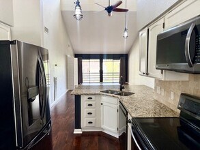 178 April Point Dr N in Montgomery, TX - Foto de edificio - Building Photo