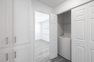 Osprey on the Bluffs in Savannah, GA - Building Photo - Interior Photo