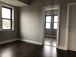 4520 W Jackson Blvd, Unit 1 in Chicago, IL - Building Photo - Building Photo