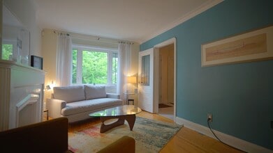 491 Cosburn Ave. in Toronto, ON - Building Photo - Building Photo