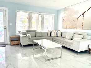 5770 NE 18th Ave in Fort Lauderdale, FL - Building Photo - Building Photo