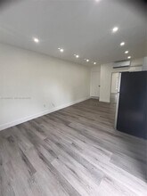 19541 NW 57th Ct in Hialeah, FL - Building Photo - Building Photo