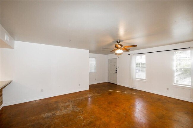 1305 Lorrain St-Unit -#D in Austin, TX - Building Photo - Building Photo