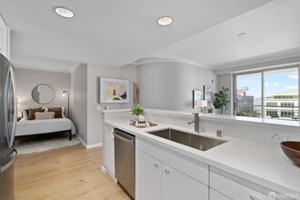 403 Main St in San Francisco, CA - Building Photo - Building Photo