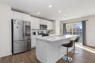 2115 Canyon Creek Ct in Aurora, IL - Building Photo - Building Photo