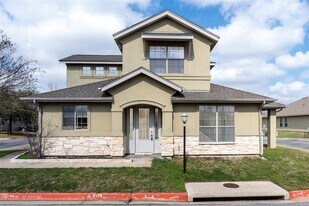 12801 Cape May Ln in Austin, TX - Building Photo