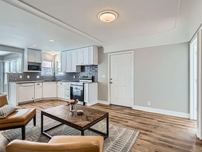 5475 Primrose Ln in Denver, CO - Building Photo - Building Photo