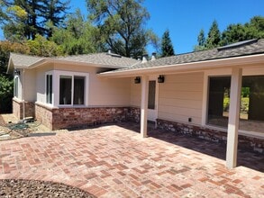 71 Meadow View Rd in Orinda, CA - Building Photo - Building Photo