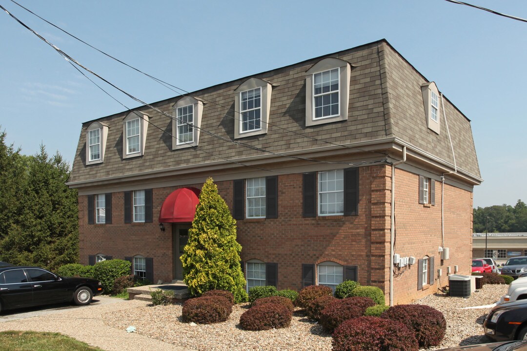 815 Mount Tabor Rd in New Albany, IN - Building Photo