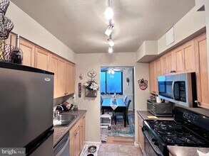 600 Roosevelt Blvd in Falls Church, VA - Building Photo - Building Photo