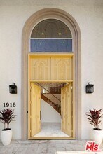 1916 Rams Horn Ct in Glendale, CA - Building Photo - Building Photo