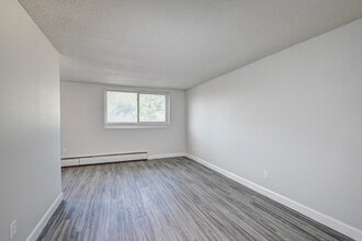 Hincks Street Apartments in Wilmot, ON - Building Photo - Building Photo