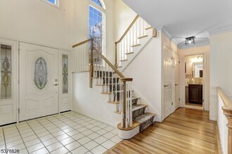 9 Strawberry Ln in Morristown, NJ - Building Photo - Building Photo