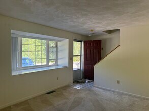 777 Middle Rd, Unit 36 in Portsmouth, NH - Foto de edificio - Building Photo