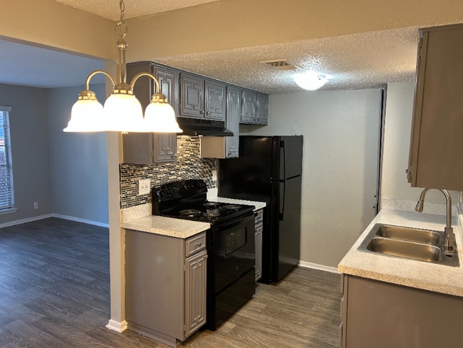 3754 W Buckingham Rd