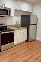159 N Canyon Blvd in Monrovia, CA - Foto de edificio - Building Photo
