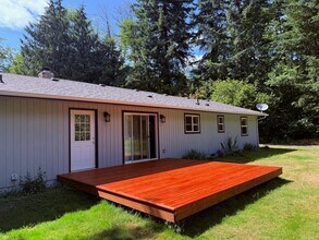 4433 140th Ave SW in Rochester, WA - Building Photo - Building Photo