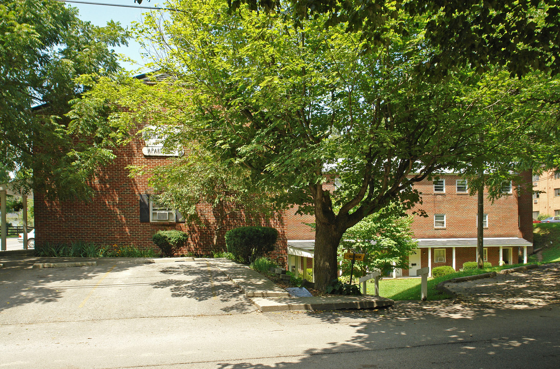 300 N Court St in Lewisburg, WV - Foto de edificio