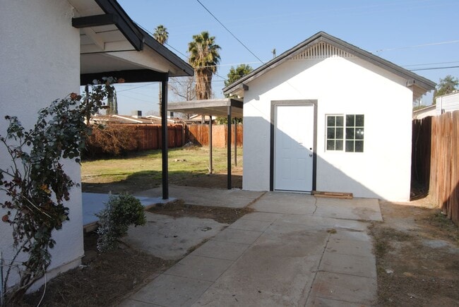 506 Lincoln Ave in Bakersfield, CA - Building Photo - Building Photo