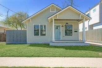 1025 Adele St in Houston, TX - Building Photo - Building Photo