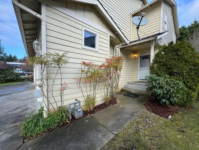 1282 NW Amanda Loop in Silverdale, WA - Building Photo - Building Photo