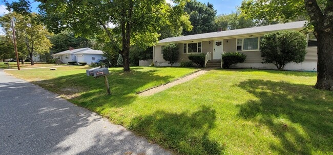 13 Walnut St in Rehoboth, MA - Building Photo - Building Photo
