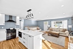 property at 3 Oakland Square Dr