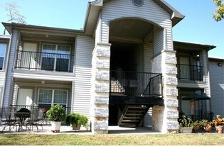 Featherbrook Apartments in Emory, TX - Building Photo