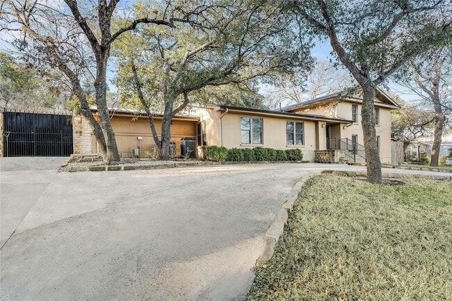 4900 Balcones Dr in Austin, TX - Building Photo - Building Photo
