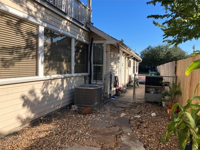 property at 543 W 27th St