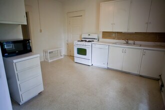 2c-212 McCauley St in Chapel Hill, NC - Building Photo - Building Photo