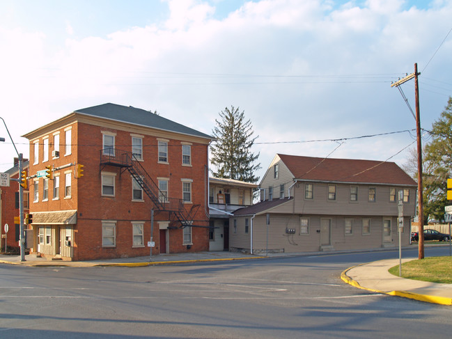 101 - 103 W Main St in Mount Joy, PA - Building Photo - Building Photo