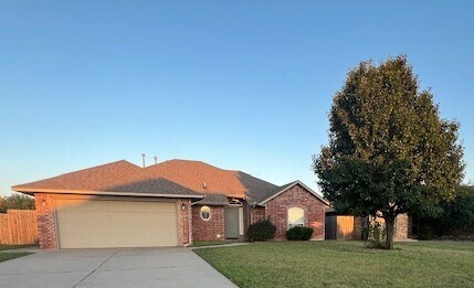 3604 Kensington Dr in Moore, OK - Building Photo