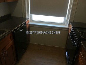 1350 Commonwealth Ave in Boston, MA - Building Photo - Building Photo