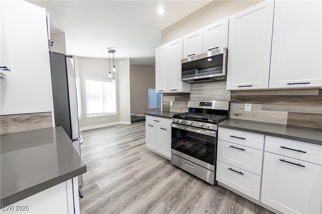 517 Crony Ave in Henderson, NV - Building Photo