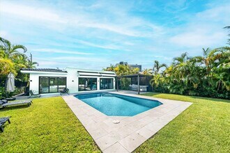 7610 Bayside Ln in Miami Beach, FL - Building Photo - Building Photo