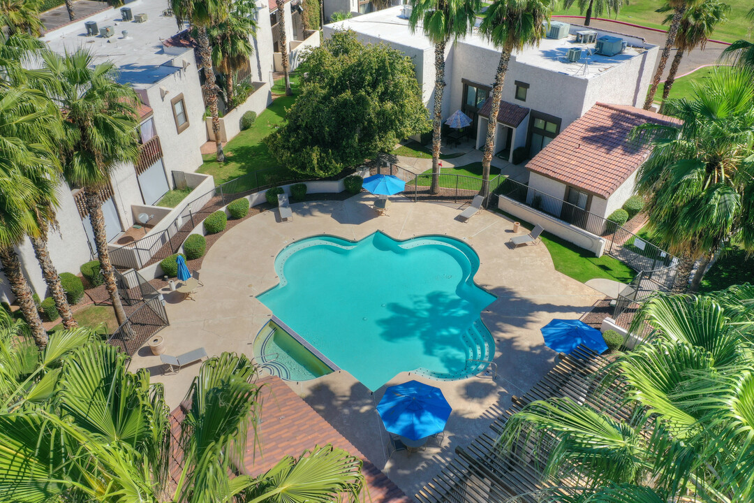 Townhomes on the Park Apartment Homes in Phoenix, AZ - Building Photo