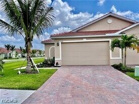 2969 Royal Gardens Ave in Ft. Myers, FL - Building Photo