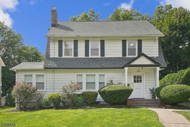 258 Grove St in Montclair, NJ - Building Photo - Building Photo
