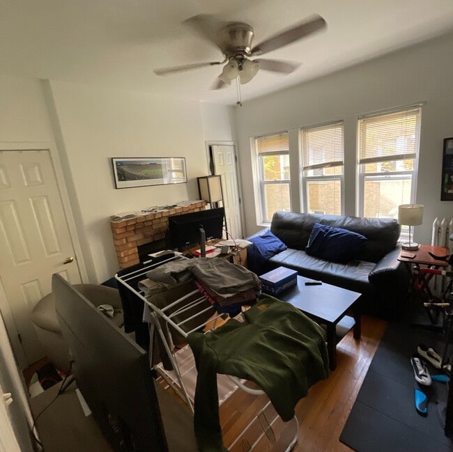 677.5 W Wrightwood Ave in Chicago, IL - Building Photo - Building Photo